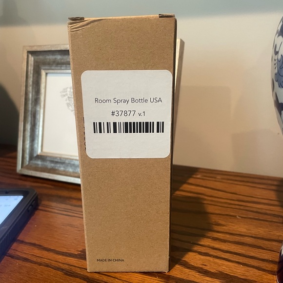 NWT Young Living room spray bottle. 250ml, 8.45 fl oz - Picture 3 of 3